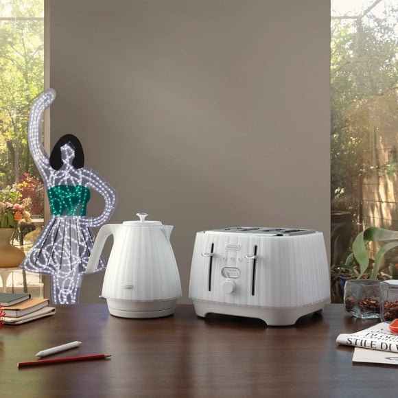 DeLonghi Ballerina 1.7L Kettle and 4 Slice Toaster Set, product image 1