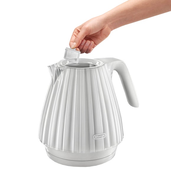 DeLonghi Ballerina 1.7L Kettle and 4 Slice Toaster Set, product image 9