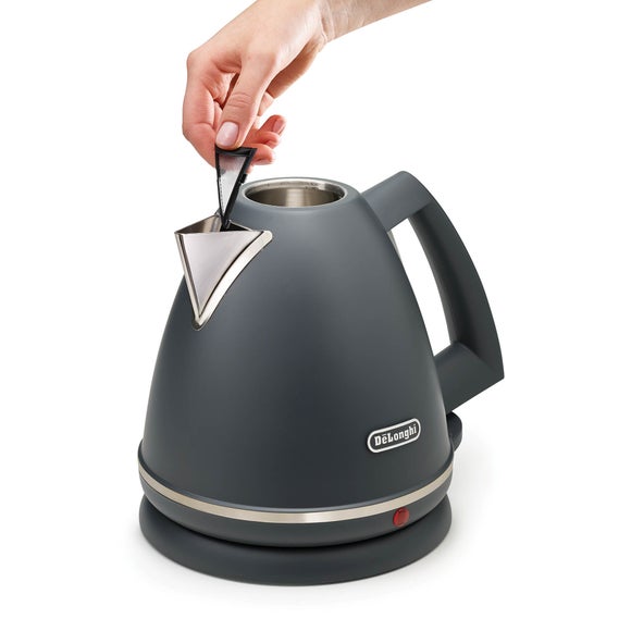 DeLonghi Argento 1.7L Kettle and 4 Slice Toaster Set, product image 35