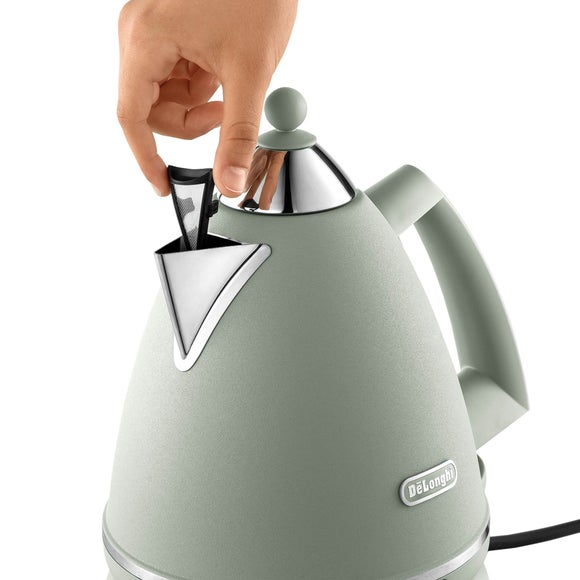DeLonghi Argento 1.7L Kettle and 4 Slice Toaster Set, product image 26