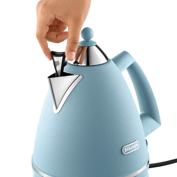 DeLonghi Argento 1.7L Kettle and 4 Slice Toaster Set, product image 6