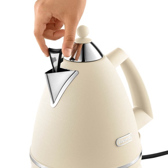 DeLonghi Argento 1.7L Kettle and 4 Slice Toaster Set, product image 16